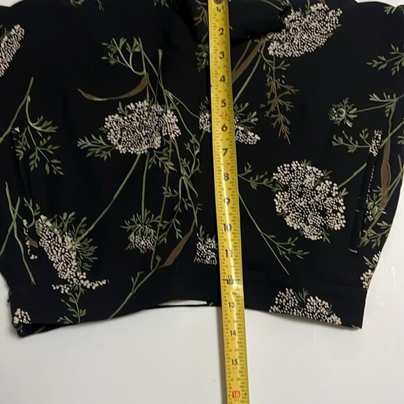 ARITZIA WILFRED ARBE HIGH WAIST SCALLOPED HEM‎ FLORAL SHORTS SIZE 4 - Picture 4 of 6